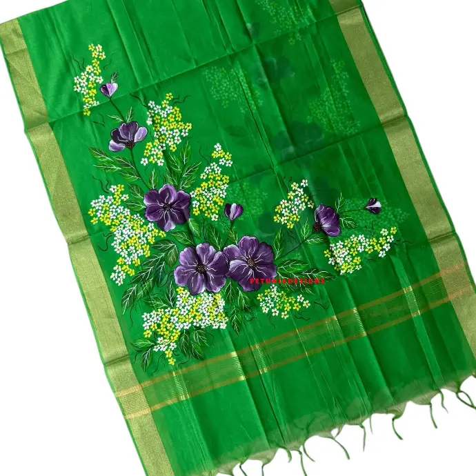 Contrast dupatta with hand-painted art on both ends, featuring an elegant tissue border for a refined look.